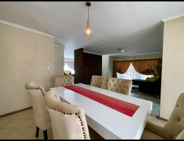 3 BEDROOM HOUSE FOR SALE IN THREE RIVERS EAST